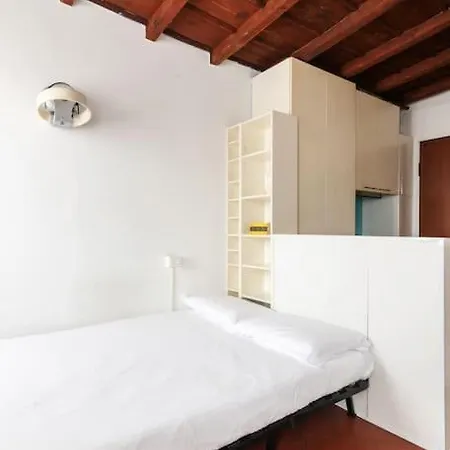 Monolocale Navigli Ripa 33 Милан